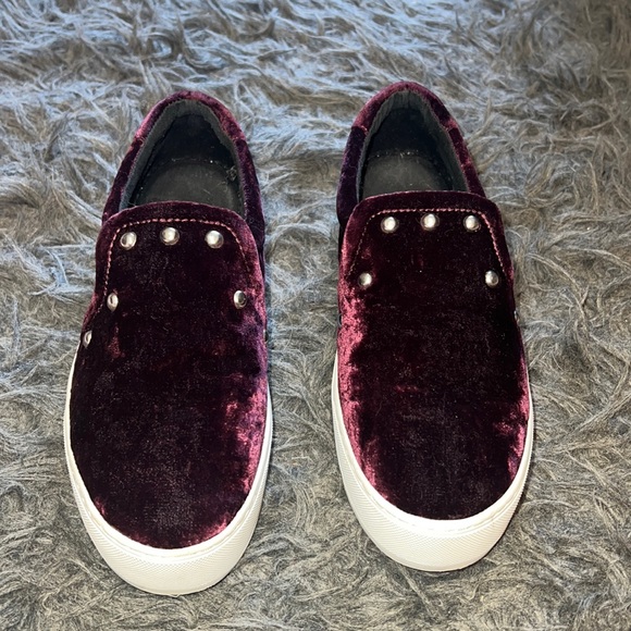 Rebecca Minkoff Shoes - Woman's Rebecca Minkoff crushed velour slides, with white rubber soles, sz 8